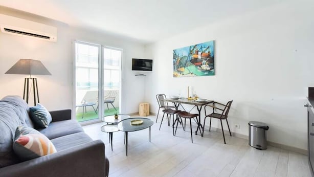 Living area - 2-room Apartment in the Heart of Cannes, 100 Beaches (Cannes)