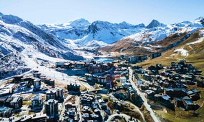 Aerial view - Bright Apartment Direct Access to the Slopes Balcony (Tignes)