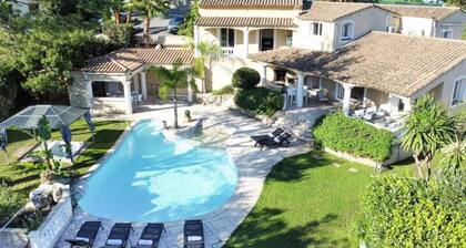 Villa 330m2, 6 Bedrooms, Heated Pool, Jacuzzi