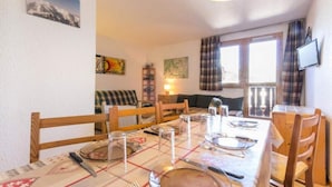 Dining - Apartment in Montchavin Near Cable Car (La Plagne-Tarentaise)