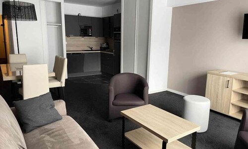 Studio for 6 People