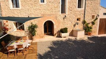 Khu ẩm thực ngoài trời