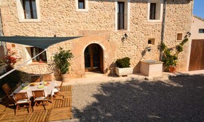 Khu ẩm thực ngoài trời