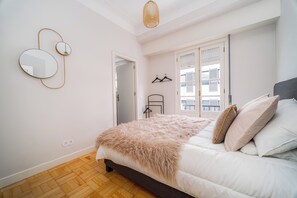 Ferros/tábuas de passar roupa, Wi-Fi de cortesia, roupa de cama