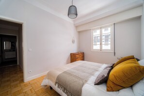 Ferros/tábuas de passar roupa, Wi-Fi de cortesia, roupa de cama