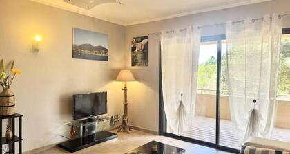 2-room Apartment With Garden - Close to Amenities and Town Center