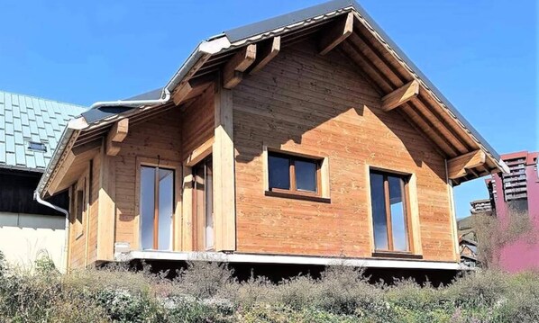 Exterior - Chalet in Le Saut Near Ski Lifts (Villarembert)