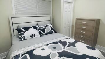 2 bedrooms, iron/ironing board, WiFi, bed sheets