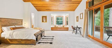 4 dormitorios, escritorio, tabla de planchar con plancha y cuna de viaje