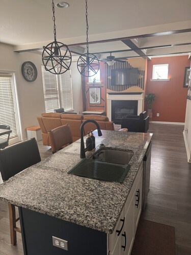 Enchanting 3-bedroom house in the heart of ATL mins away from the airport.