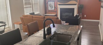 Enchanting 3-bedroom house in the heart of ATL mins away from the airport.