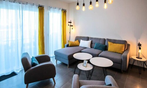 Olympus, the Minimes, Lr103