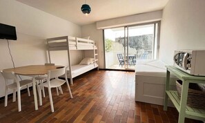 Room - Studio Apartment for 4 People in the Center of Grau du Roi (Le Grau-Du-Roi)