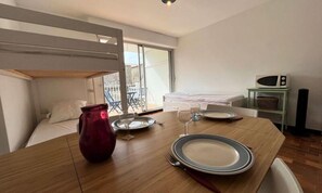 Room - Studio Apartment for 4 People in the Center of Grau du Roi (Le Grau-Du-Roi)