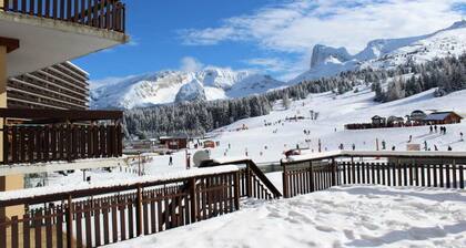 Lovely Studio AT THE Foot OF THE Slopes With South-facing Balcony