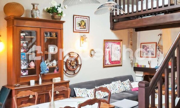 Interior - Villa in Camargue Near Sandy Beaches (Saintes-Maries-de-la-Mer)