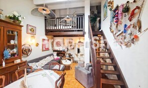 Living area - Villa in Camargue Near Sandy Beaches (Saintes-Maries-de-la-Mer)