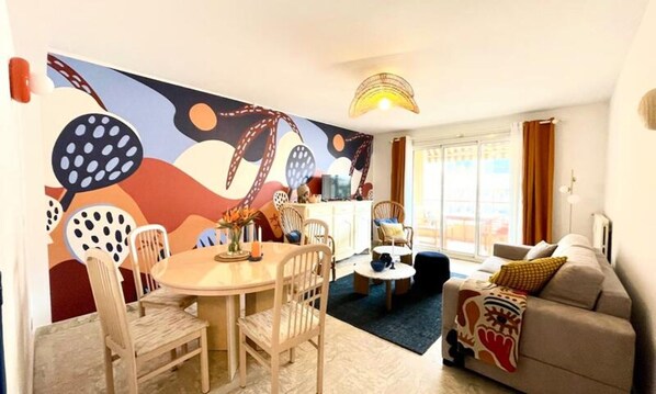 Living area - Apartment in Sanary-sur-mer Near Beaches (Sanary-sur-Mer)