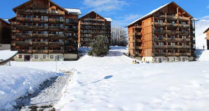 Apartment in a 30-unit Chalet, South-facing