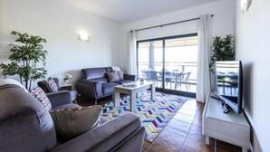 Living area - Apartments for 6 People (Lagos)