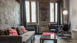 Unclassified image, 2 of 3, button - Apartments for 5 People (Grenoble)