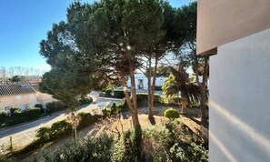 Property grounds - Apartments for 4 People (Le Grau-Du-Roi)