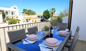 Khu ẩm thực ngoài trời