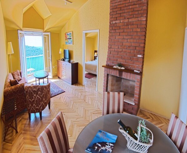Living room - Apartments Sipa - Superior One Bedroom Apartment With Balcony and Sea View (Dubrovnik)