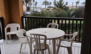 Outdoor dining - Near the Beach in Gassin, G35 (Gassin)
