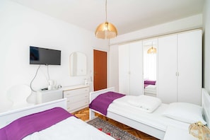 Room - 3 Bedroom Apartment With Balcony (Dubrovnik)