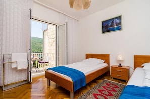 Apartment - 3 Bedroom Apartment With Balcony (Dubrovnik)