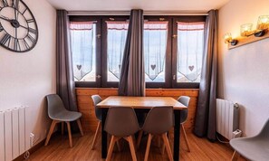Dining - Apartment in La Plagne With Mont Blanc View (Aime-la-Plagne)