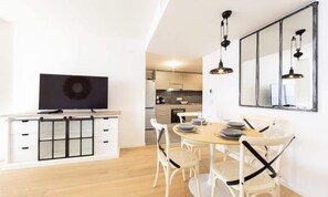 Dining - Apartment in Antibes With Pool & Terrace (Antibes)