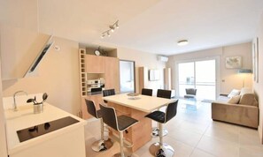 Interior - 3-room Apartment in the Heart of Cannes, 2 Minutes From the Croisette (Cannes)