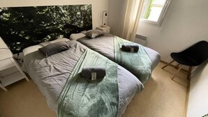 Iron/ironing board - Apartments for 5 People (Avene)