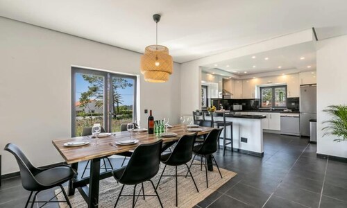 Houses & Villas for 10 People