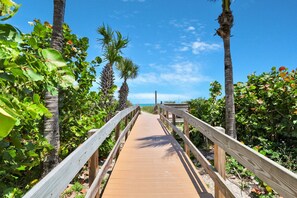 Property grounds - Steps to the Sea W/ Private Patio, Balcony, Fenced Backyard + BBQ Grill! 🌊 (Cape Canaveral)