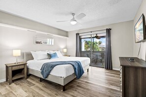 2 bedrooms, iron/ironing board, travel cot, free WiFi - Steps to the Sea W/ Private Patio, Balcony, Fenced Backyard + BBQ Grill! 🌊 (Cape Canaveral)
