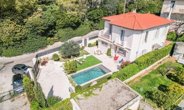 Exterior - Villa in Cannes With Pool and Garden (Cannes)