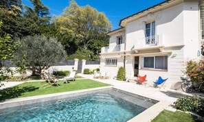 Indoor pool, outdoor pool - Villa in Cannes With Pool and Garden (Cannes)