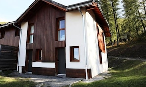 Exterior - Chalet in Les Orres With Ski-in/ski-out (Les Orres)