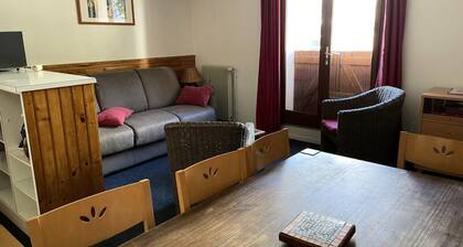 2 Rooms for 9 People