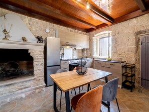 Dining - Stone House Prapatna-two Bedroom Holiday Home With Swimming Pool (Smokvica)