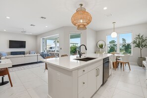 Interior - Enjoy the Salty Flamingo gulf access pool home-four minute walk to the beach! (Fort Myers Beach)