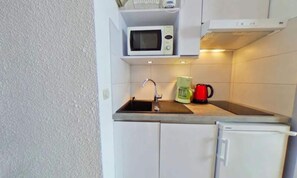 Microwave, dishwasher, coffee/tea maker, electric kettle - Apartment With Beaufortain Mountain Views (Hauteluce)