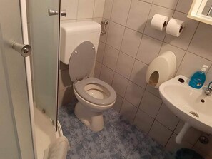Bathroom - Apartments Franka Saplunara-one-bedroom Apartment With Terrace and Sea View No1 (Mljet)