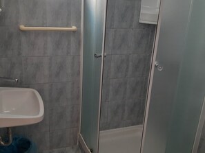 Apartment | Bathroom - Apartments Franka Saplunara-one-bedroom Apartment With Terrace and Sea View No1 (Mljet)