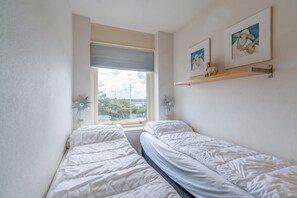 2 bedrooms, individually furnished, bed sheets - 4-person Corner Apartment With a Beautiful View (De Koog)