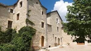 Exterior - Cottage for 11 People (Massegros Causses Gorges)