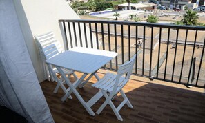 Outdoor dining - Apartment in Heliopolis With Sea View (Agde)
